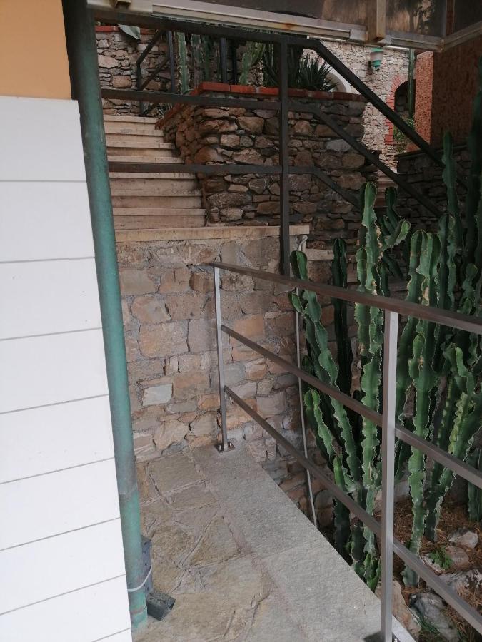 Cadorna Fronte Mare Apartment Аласио Екстериор снимка