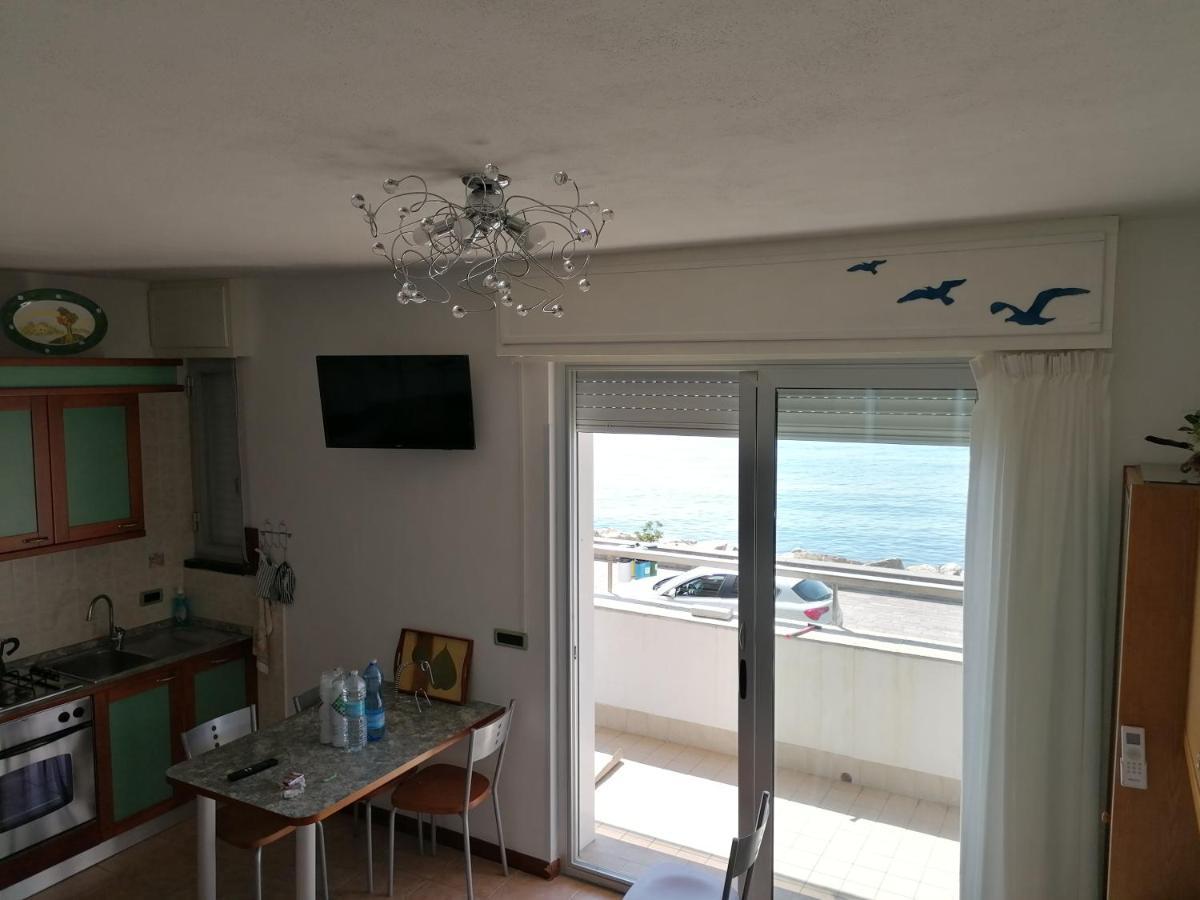 Cadorna Fronte Mare Apartment Аласио Екстериор снимка